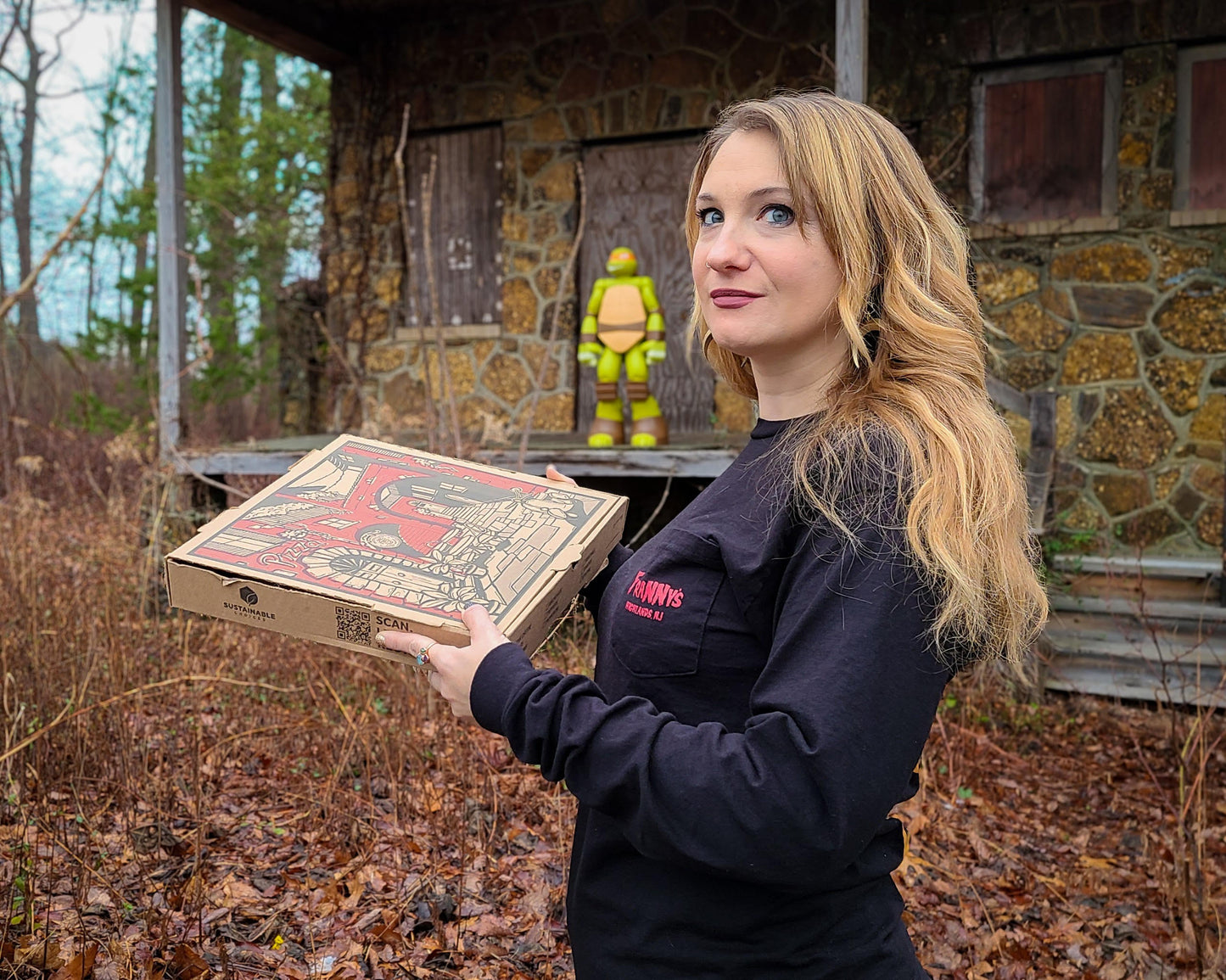 TEE - FRANNZIG "WHERE PIZZAS DARE" LONG SLEEVE TEE